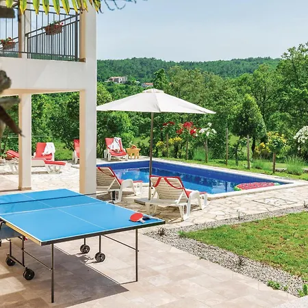 4 Bedroom Beautiful In Kranjci Holiday home Rasa