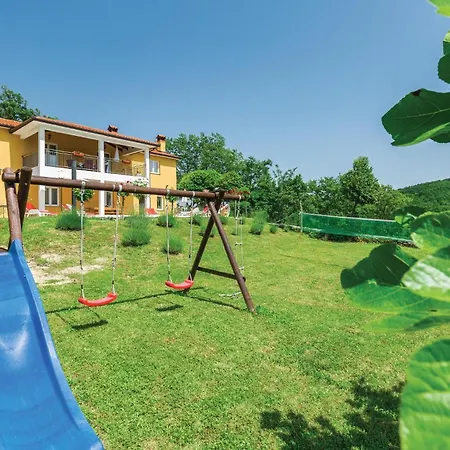 Holiday home 4 Bedroom Beautiful In Kranjci Rasa