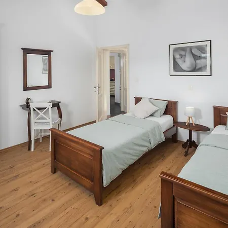 4 Bedroom Beautiful In Kranjci