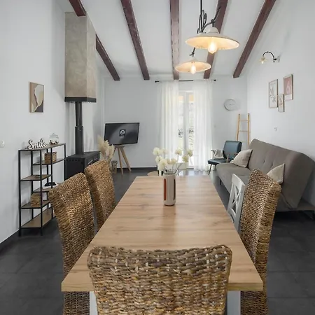 4 Bedroom Beautiful In Kranjci