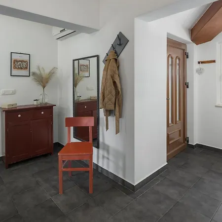 Vakantiehuis 4 Bedroom Beautiful In Kranjci *